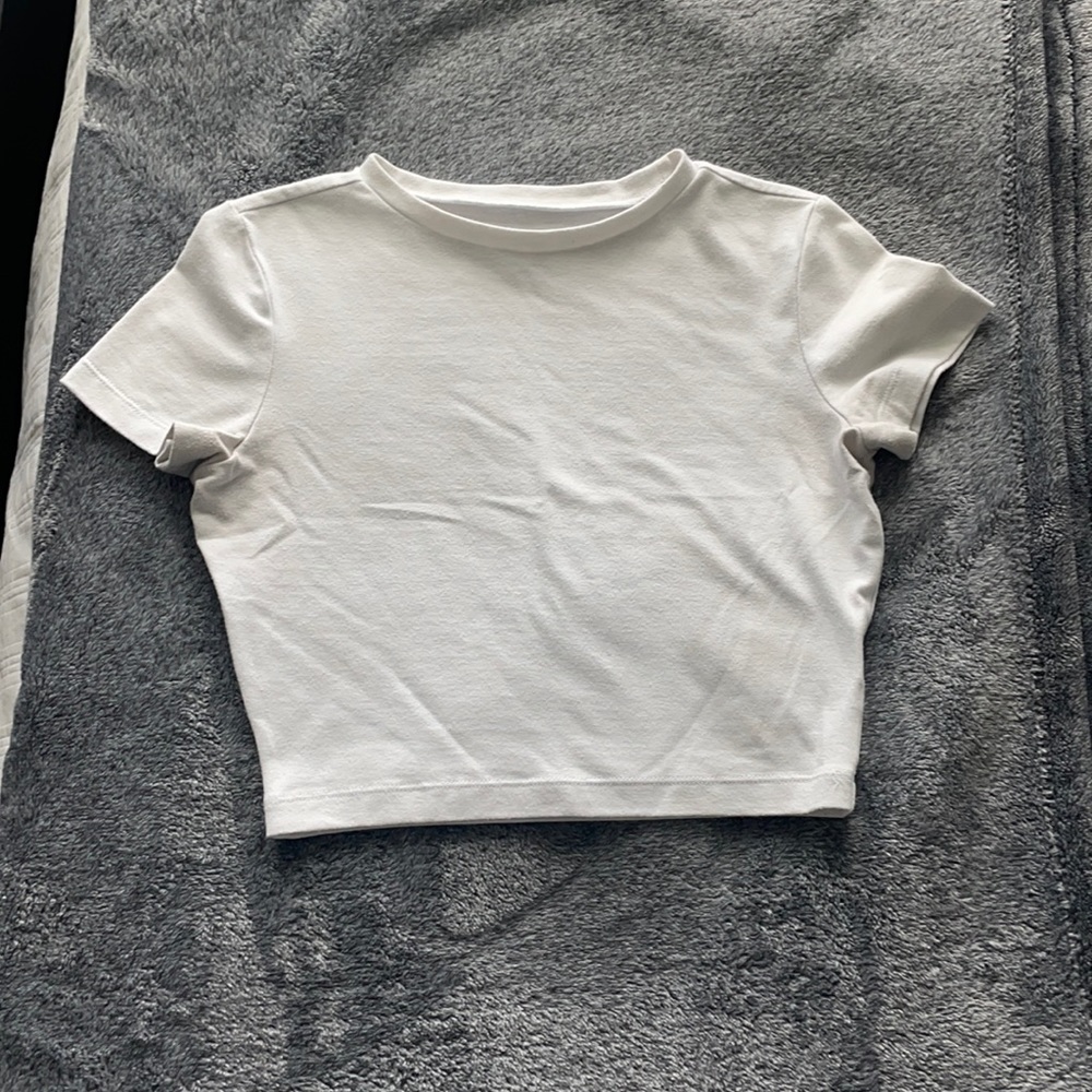 Basic cropped fitted white tee